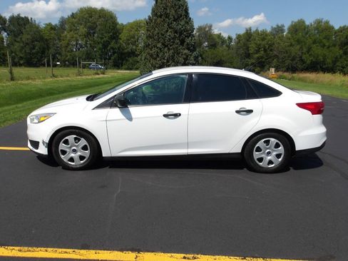 Used 2016 Ford Focus S FWD image 9