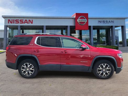 Used 2020 GMC Acadia SLE w/ Driver Convenience Package image 3