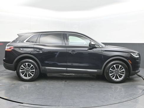 Used 2023 Lincoln Nautilus AWD w/ Premium Package image 10
