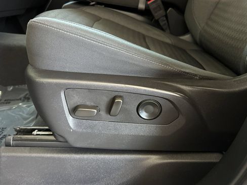 Used 2024 Chevrolet Silverado 1500 LT RWD image 13