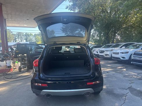 Used 2017 INFINITI QX50 AWD image 17