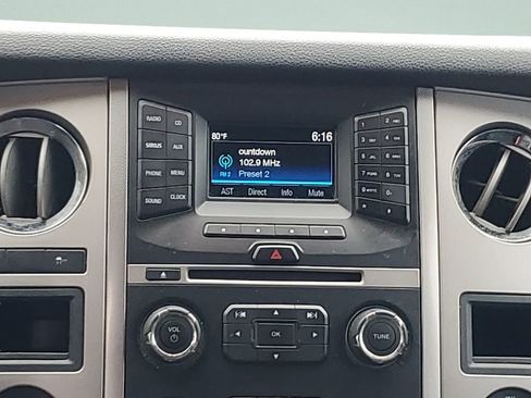 Used 2017 Ford Expedition XLT RWD image 14