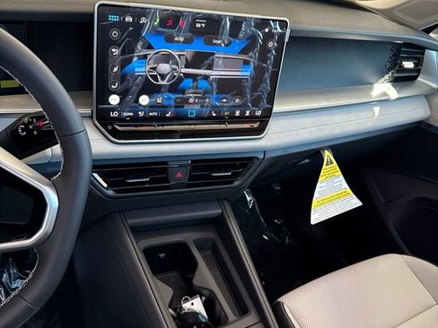 New 2026 Volkswagen Tiguan SE AWD/4WD image 23