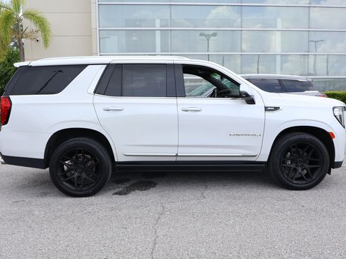 Used 2021 GMC Yukon Denali w/ Denali Premium Package RWD image 12