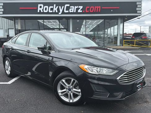 Used 2019 Ford Fusion SE FWD image 1