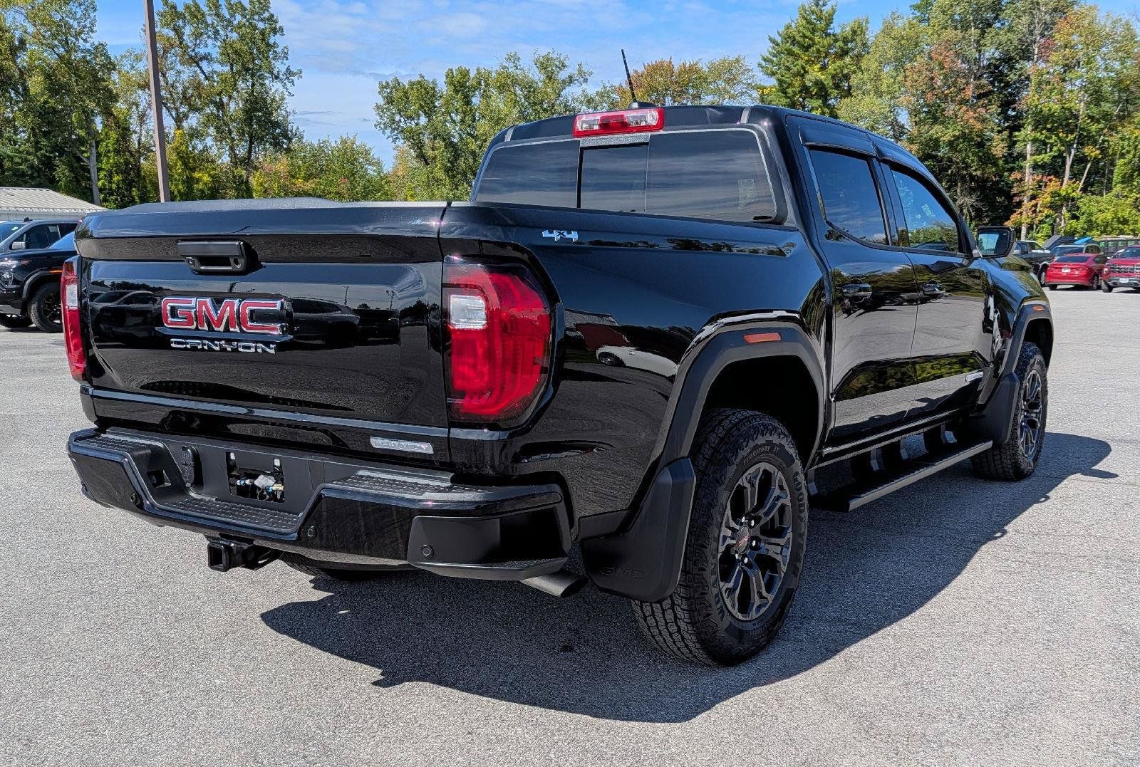 Used 2025 GMC Canyon Elevation w/ Convenience Package AWD/4WD image 8