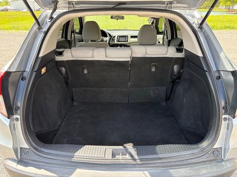 Used 2019 Honda HR-V LX image 13
