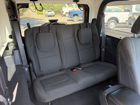Used 2022 Jeep Wrangler Sport AWD/4WD image 22