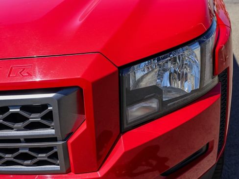 Used 2022 Nissan Frontier SV image 10