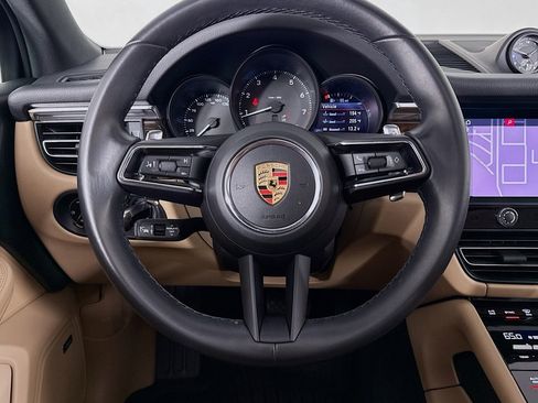 Used 2025 Porsche Macan AWD/4WD image 17