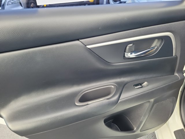 Certified 2017 Nissan Altima 2.5 SR FWD image 14