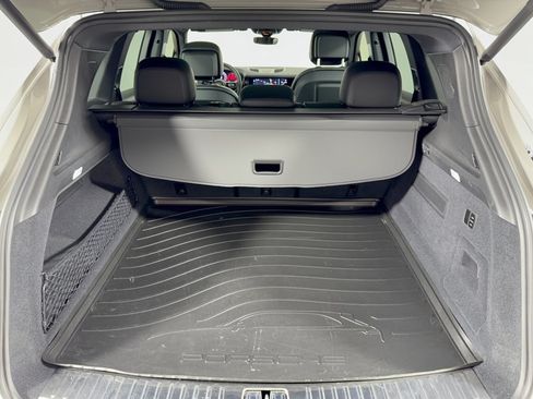 Certified 2024 Porsche Cayenne AWD/4WD image 28
