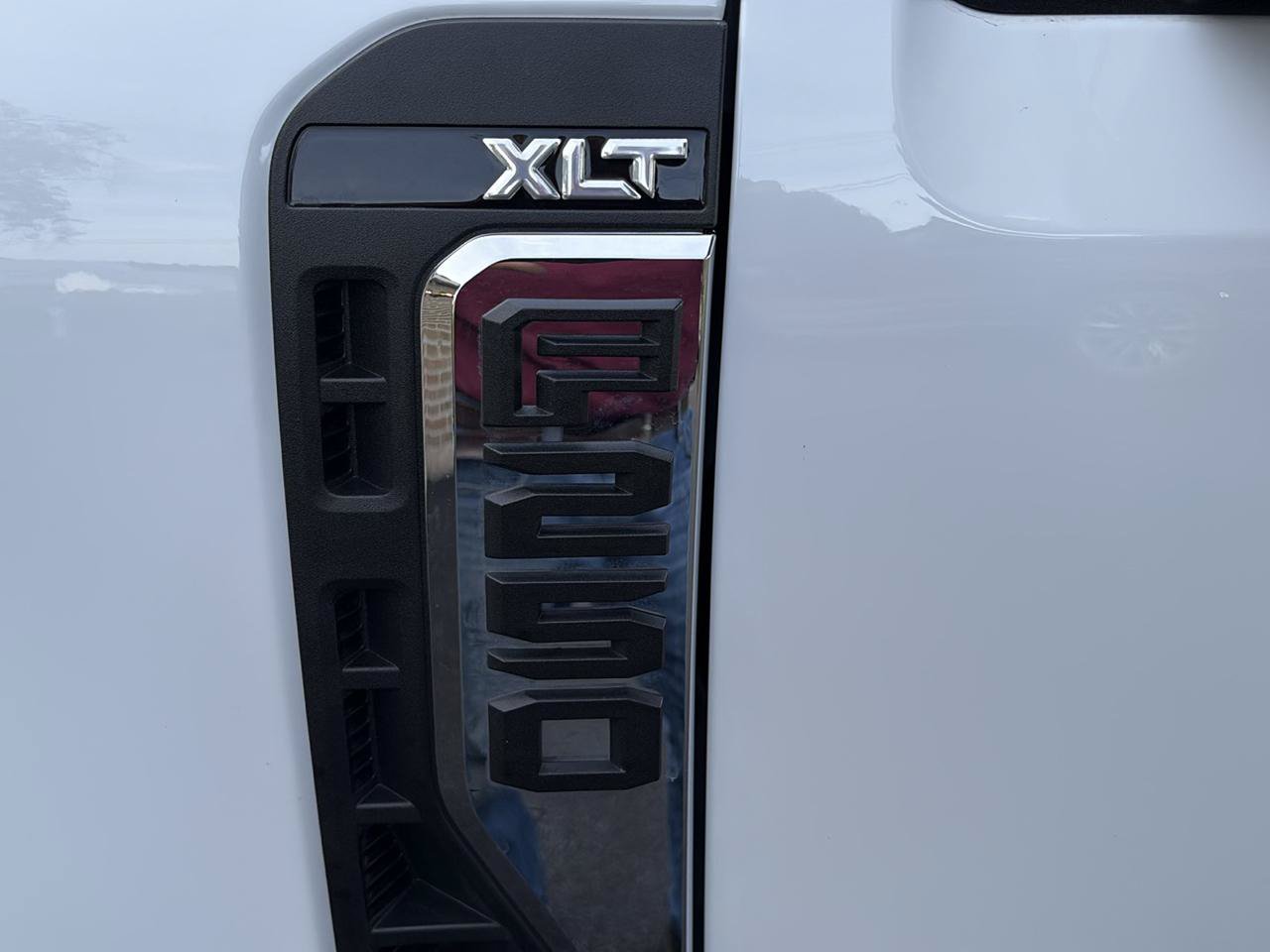 Used 2024 Ford F250 XLT w/ FX4 Off-Road Package AWD/4WD image 29