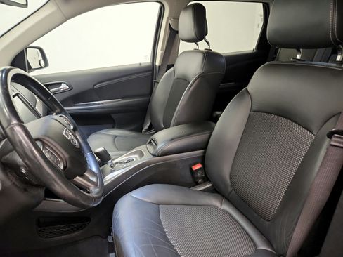Used 2019 Dodge Journey Crossroad FWD image 15