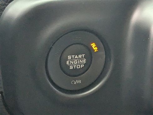 Used 2018 Jeep Wrangler Unlimited Rubicon image 31