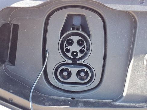 Used 2025 Chevrolet Equinox EV LT image 7