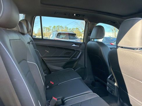 Certified 2023 Volkswagen Tiguan SEL R-Line image 11