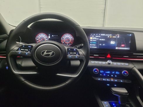 Used 2025 Hyundai Elantra Limited FWD image 22