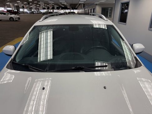 Used 2019 Jeep Cherokee Latitude Plus w/ Travel & Safety Group image 11