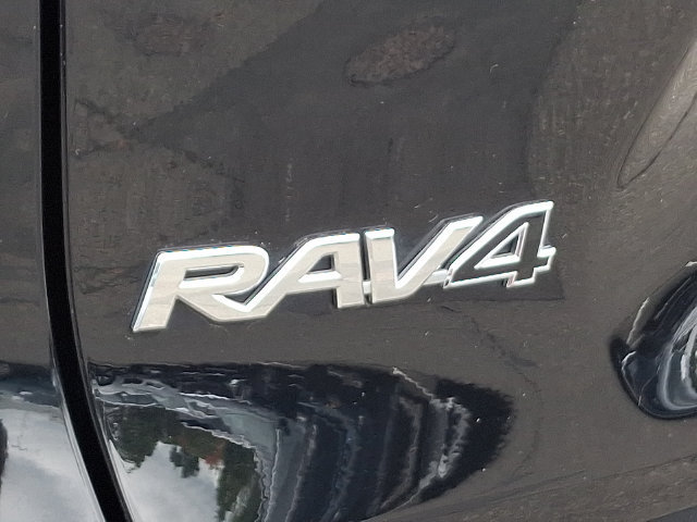 Used 2024 Toyota RAV4 LE AWD/4WD image 31