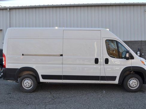 New 2026 RAM ProMaster 2500 w/ Premium Convenience Group image 1