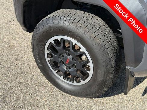 Used 2024 Toyota Tacoma TRD Off-Road w/ TRD Off Road Premium Package AWD/4WD image 10