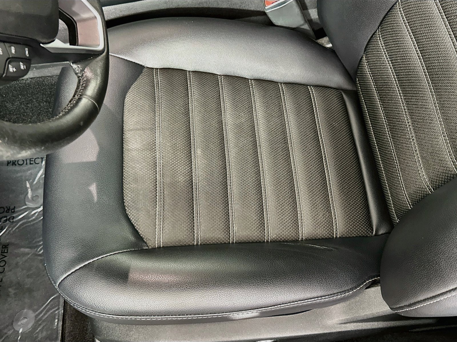 Used 2017 Ford Fusion SE w/ Equipment Group 201A FWD image 19