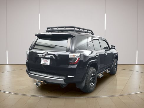 Used 2020 Toyota 4Runner TRD Off-Road AWD/4WD image 7