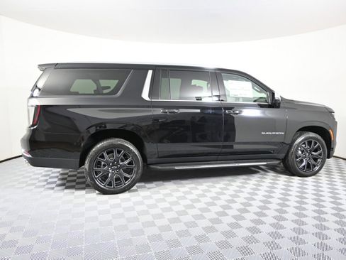 New 2026 Chevrolet Suburban Premier image 7
