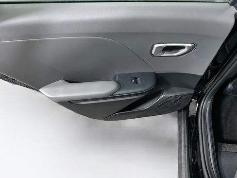 Used 2025 Kia K4 LXS image 25