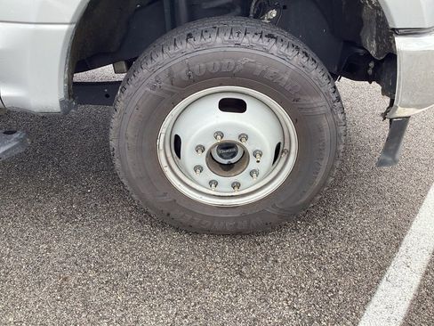 Used 2022 Ford F350 XLT AWD/4WD image 9