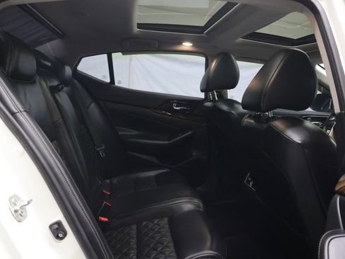 Used 2016 Nissan Maxima Platinum image 13