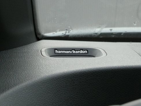 New 2025 Volkswagen ID. Buzz Pro S Plus image 12