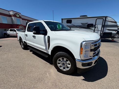 Used 2023 Ford F250 XLT AWD/4WD image 2