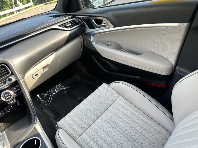 Used 2022 Genesis G70 2.0T w/ Prestige Package RWD image 21