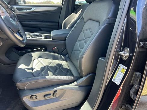 Used 2024 Volkswagen Atlas Cross Sport SE image 11