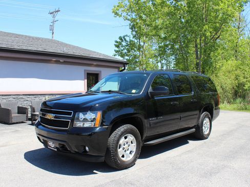 Used 2014 Chevrolet Suburban LT AWD/4WD image 11