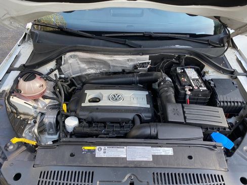 Used 2017 Volkswagen Tiguan S image 53