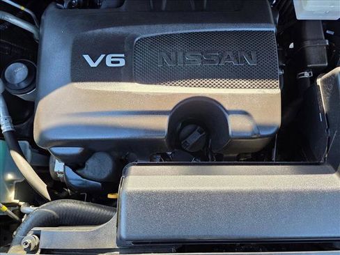 Used 2024 Nissan Pathfinder Platinum w/ Cargo Package image 24