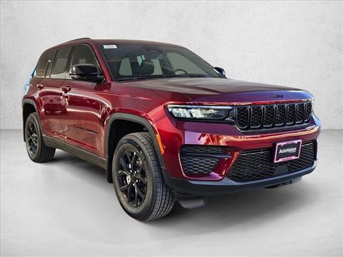 New 2025 Jeep Grand Cherokee Altitude image 7