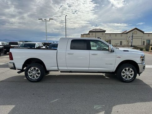 New 2026 RAM 3500 Laramie AWD/4WD image 9