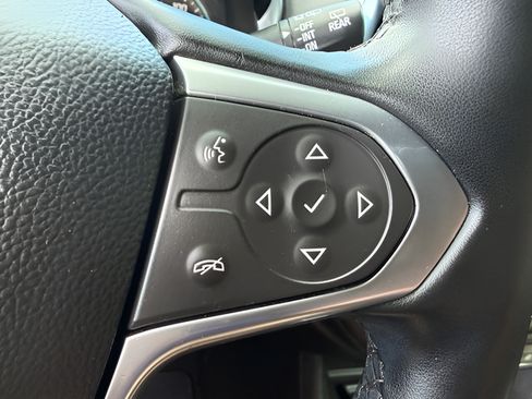 Used 2023 Chevrolet Traverse LT AWD/4WD image 20