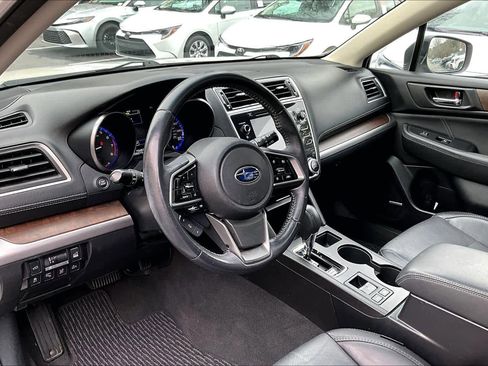 Used 2018 Subaru Outback 3.6R Limited image 17