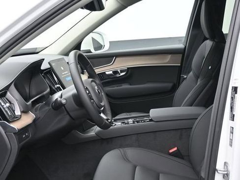 New 2026 Volvo XC90 T8 Core AWD/4WD image 11