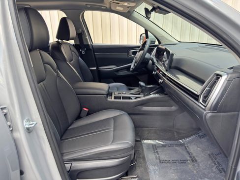 Used 2025 Kia Sorento S w/ Panoramic Sunroof Package AWD/4WD image 15
