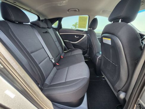 Used 2016 Hyundai Elantra GT FWD image 14