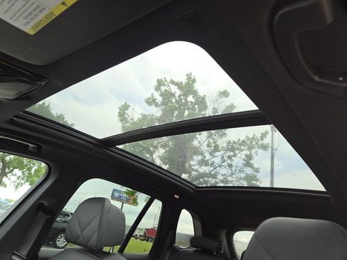 Used 2025 BMW X5 xDrive40i AWD/4WD image 3