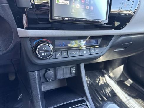 Used 2015 Toyota Corolla LE image 21