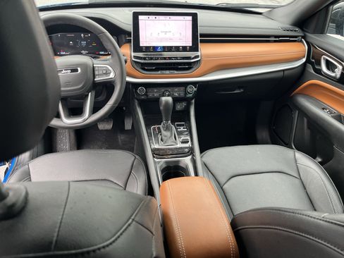 Used 2025 Jeep Compass Limited w/ Elite Group image 17