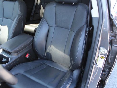 Used 2021 Subaru Outback Limited XT AWD/4WD image 3